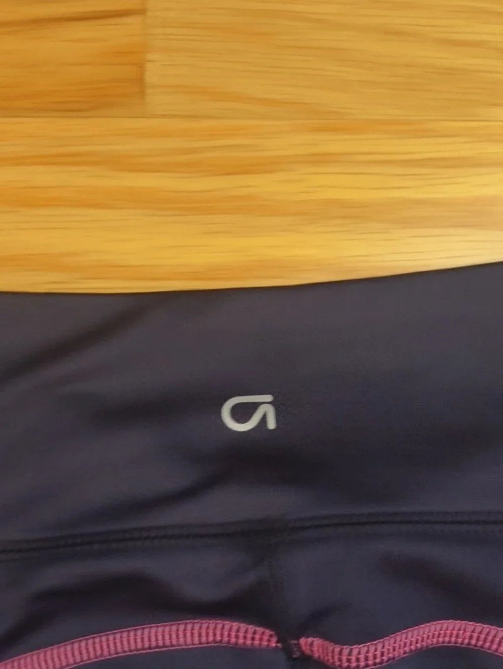 GAP Fit Navy Athletic Leggings with Multicolor Lightning Bolts Size M EUC